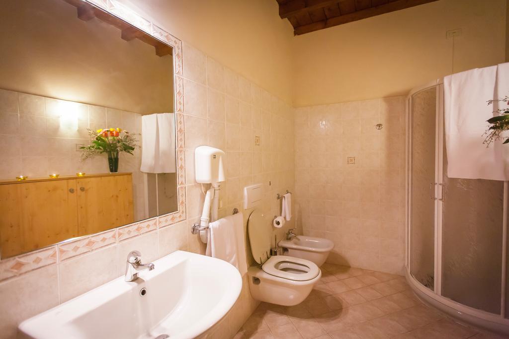 Hotel Alla Corte Dei Bicchi Cavriana Стая снимка