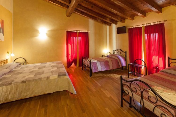 Hotel Alla Corte Dei Bicchi Cavriana Екстериор снимка