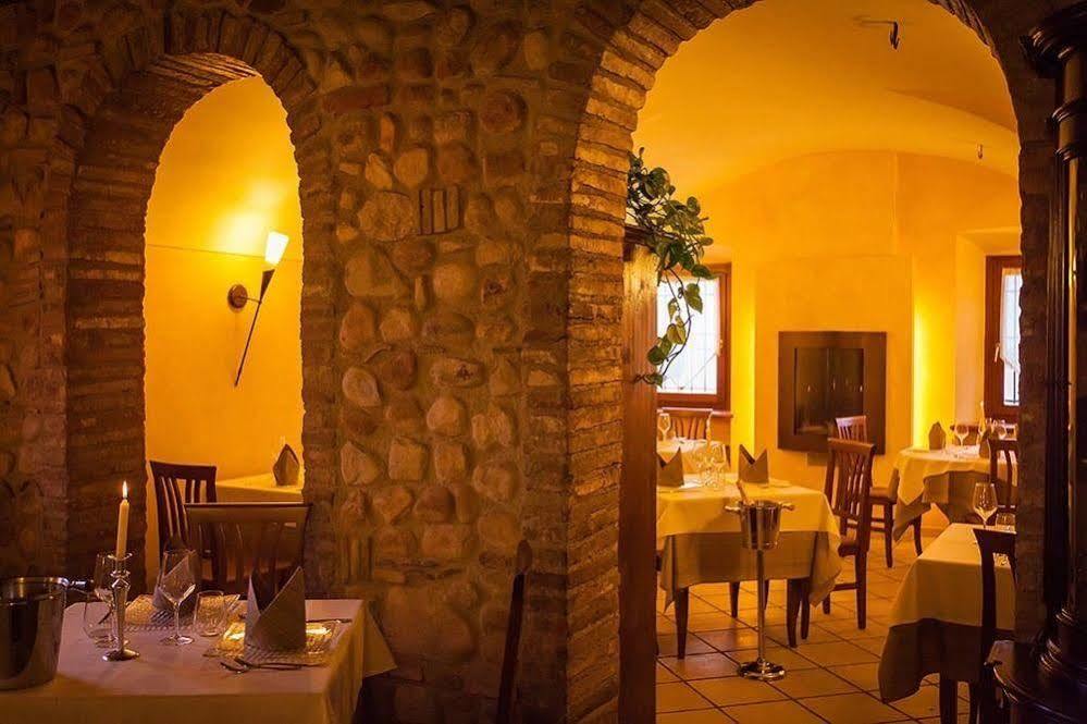 Hotel Alla Corte Dei Bicchi Cavriana Екстериор снимка