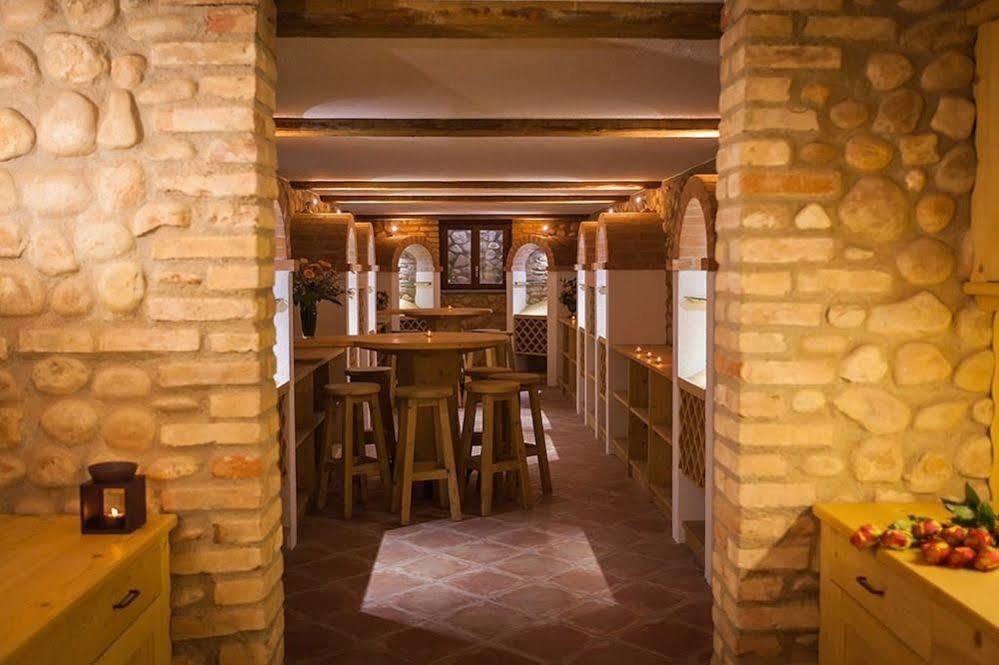 Hotel Alla Corte Dei Bicchi Cavriana Екстериор снимка